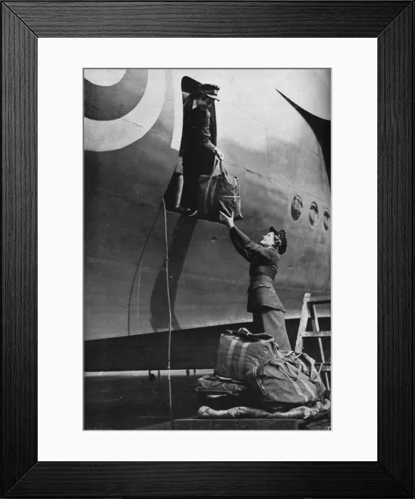 Framed Print : Members of the WaF serving in Coastal Command, c1940 (1943) Framed Print : Members of the WaF serving in Coastal Command, c1940 (1943)