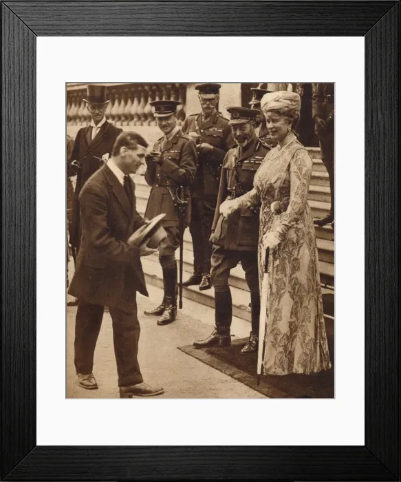 Framed Print : Bravery in civvies : laughs with the King and Queen, 1920s or 1930s (1935) Framed Print : Bravery in civvies : laughs with the King and Queen, 1920s or 1930s (1935)