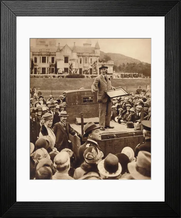Framed Print : An auction for charity at Balmoral, 1930s (1935) Framed Print : An auction for charity at Balmoral, 1930s (1935)