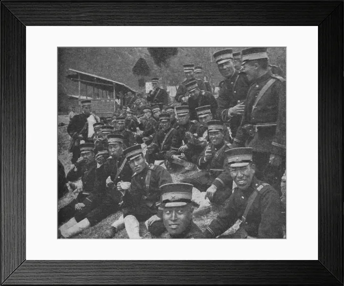 Framed Print : Japanese soldiers on the way to the front: the noonday meal of tea and rice, 1904-1905 (1907) Framed Print : Japanese soldiers on the way to the front: the noonday meal of tea and rice, 1904-1905 (1907)