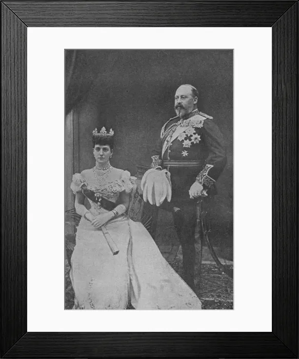Framed Print : King Edward VII and Queen Alexandra, c1902 (1909). Artist: Gunn & Stuart Framed Print : King Edward VII and Queen Alexandra, c1902 (1909). Artist: Gunn & Stuart