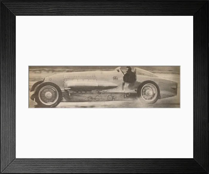 Framed Print : In January 1927, Major Malcolm Campbell in his famous Bluebird broke the worlds land speed recor Framed Print : In January 1927, Major Malcolm Campbell in his famous Bluebird broke the worlds land speed recor