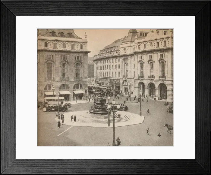 Framed Print : Piccadilly Circus 1931, (1935) Framed Print : Piccadilly Circus 1931, (1935)