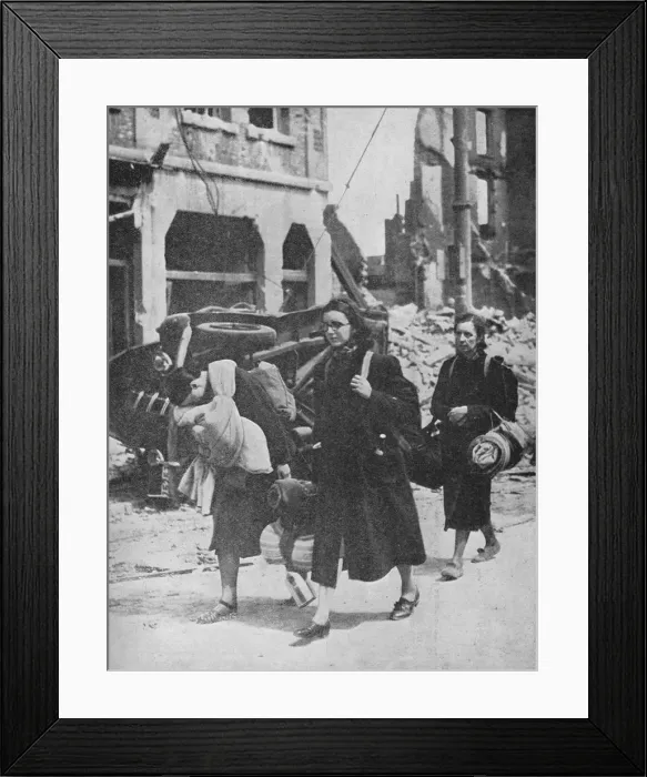 Framed Print : British troops hold out in Louvain as refugees leave the city, 1940, (1940) Framed Print : British troops hold out in Louvain as refugees leave the city, 1940, (1940)
