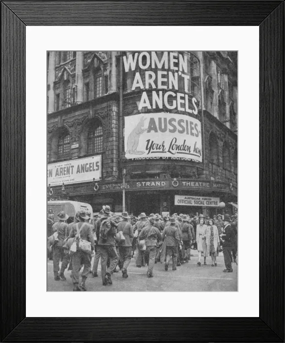 Framed Print : Australian soldiers on a few days leave in London, 1940, (1940) Framed Print : Australian soldiers on a few days leave in London, 1940, (1940)