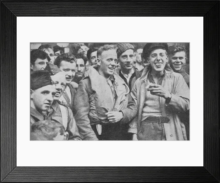 Framed Print : Some of the survivors of the Arandora Star landing at a Scottish port, 1940, (1940) Framed Print : Some of the survivors of the Arandora Star landing at a Scottish port, 1940, (1940)