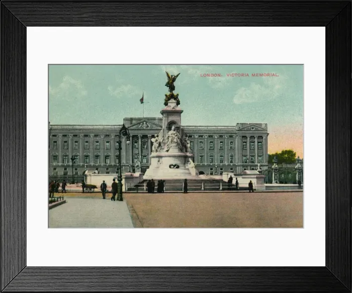 Framed Print : London, Victoria Memorial, c1913 Framed Print : London, Victoria Memorial, c1913