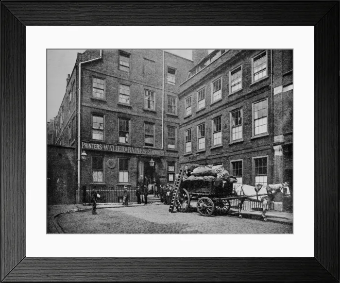 Framed Print : Dr Johnsons House, City of London, c1900 (1911). Artist: Pictorial Agency Framed Print : Dr Johnsons House, City of London, c1900 (1911). Artist: Pictorial Agency