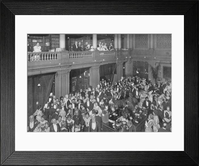 Framed Print : Ladies night at the Royal Society, London, c1903 (1903) Framed Print : Ladies night at the Royal Society, London, c1903 (1903)