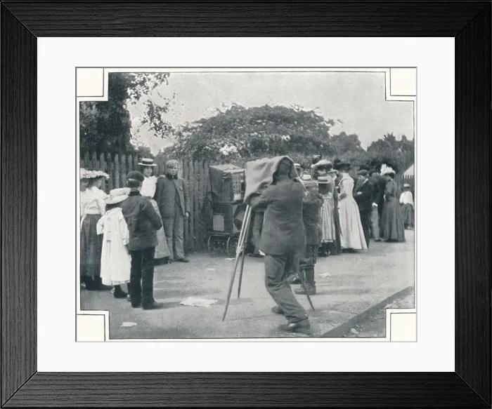 Framed Print : Look Pleasant, Please!, London, c1903 (1903)