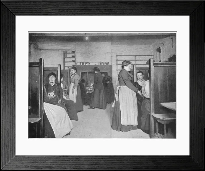 Framed Print : Kitchen in a single womens lodging house, Spitalfields, London, c1903 (1903) Framed Print : Kitchen in a single womens lodging house, Spitalfields, London, c1903 (1903)