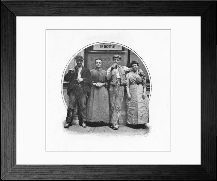 Framed Print : Outside a public house, London, c1903 (1903) Framed Print : Outside a public house, London, c1903 (1903)