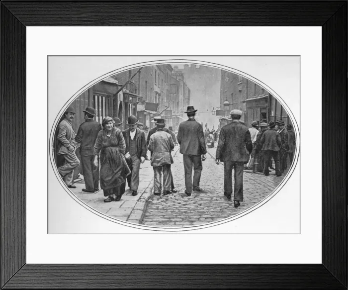 Framed Print : Main street of the Italian community, Clerkenwell, London, c1900 (1901) Framed Print : Main street of the Italian community, Clerkenwell, London, c1900 (1901)