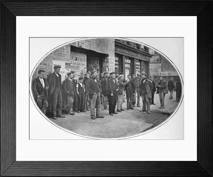 Framed Print : Builders men ready for work, London, c1900 (1901) Framed Print : Builders men ready for work, London, c1900 (1901)