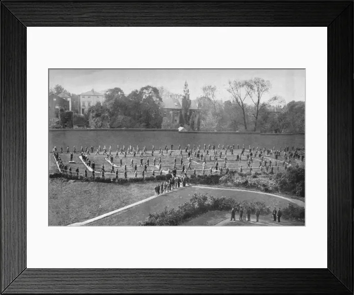 Framed Print : Exercise yard at Holloway Prison, London, c1901 (1901) Framed Print : Exercise yard at Holloway Prison, London, c1901 (1901)