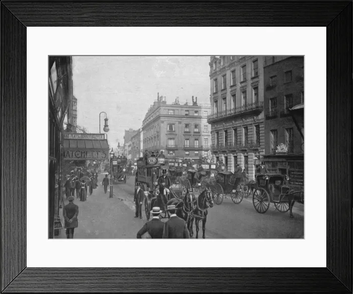 Framed Print : Piccadilly, London, c1900 (1901) Framed Print : Piccadilly, London, c1900 (1901)