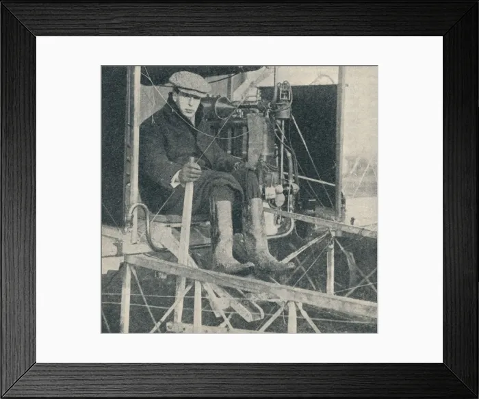 Framed Print : The aeroplane that made the first flight of a circular mile in Great Britain, c1909 (c1937) Framed Print : The aeroplane that made the first flight of a circular mile in Great Britain, c1909 (c1937)