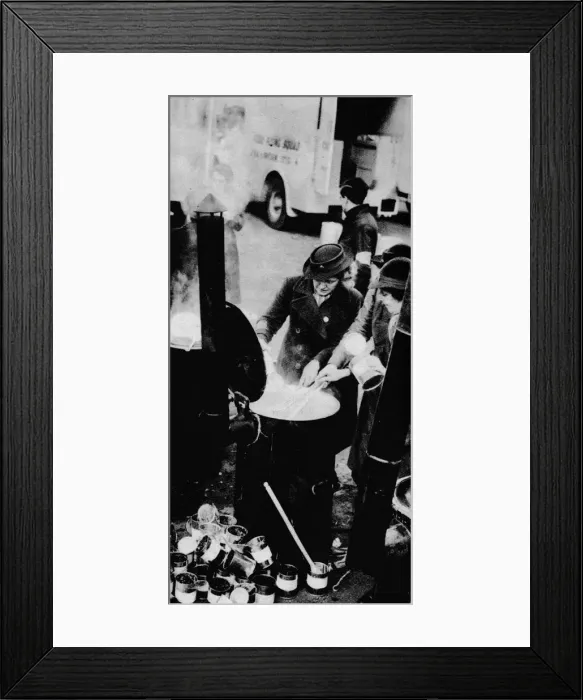 Framed Print : The W. V. S. Did Many Jobs. Here is a W. V. S. woman managing a field kitchen, c1941 (1942) Framed Print : The W. V. S. Did Many Jobs. Here is a W. V. S. woman managing a field kitchen, c1941 (1942)