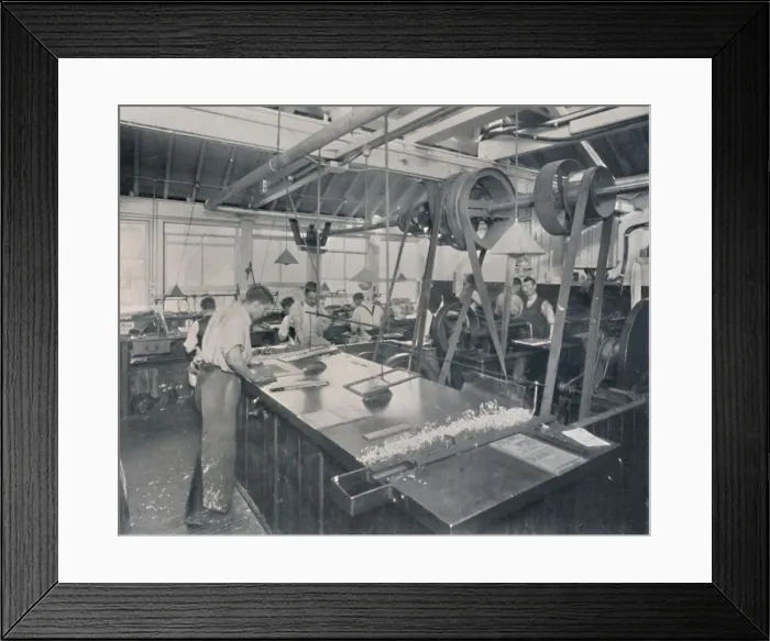 Framed Print : Final Operations in the Foundry. Trimming the Plates and Finishing, 1917 Framed Print : Final Operations in the Foundry. Trimming the Plates and Finishing, 1917