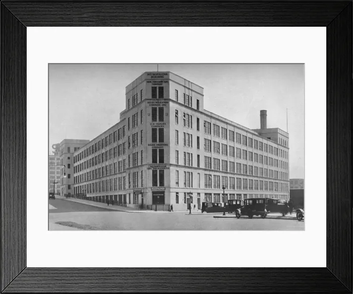 Framed Print : Printing Building, Metropolitan Life Insurance Company, Long Island City, New York, 1922 Framed Print : Printing Building, Metropolitan Life Insurance Company, Long Island City, New York, 1922