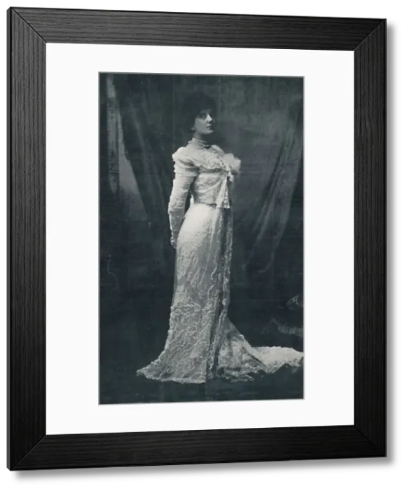 Framed Print : Miss Lena Ashwell, 1900. Artist: W&D Downey Framed Print : Miss Lena Ashwell, 1900. Artist: W&D Downey