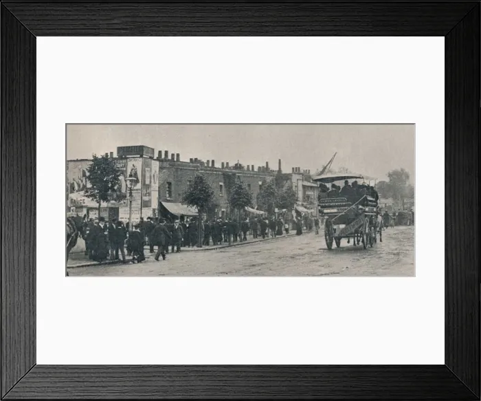 Framed Print : On the Road to Kew Gardens, Sunday Afternoon, 1901. Artist: George Newnes Framed Print : On the Road to Kew Gardens, Sunday Afternoon, 1901. Artist: George Newnes