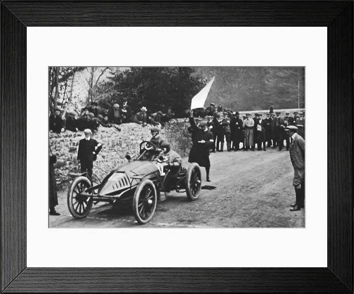Framed Print : An early Wolseley in the Isle of Man (1904), 1904, (1937) Framed Print : An early Wolseley in the Isle of Man (1904), 1904, (1937)