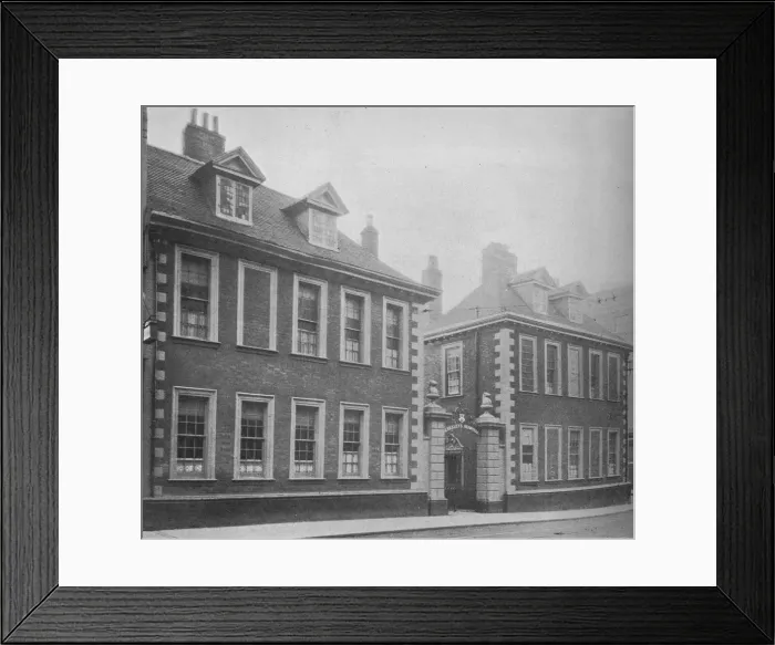 Framed Print : Gateway of Berkeleys Hospital, Worcester, Worcestershire, 1924 Framed Print : Gateway of Berkeleys Hospital, Worcester, Worcestershire, 1924