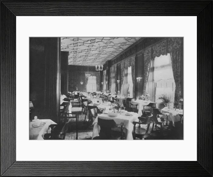 Framed Print : The Tudor Dining Room, Melbourne Hotel, St Louis, Missouri, 1924