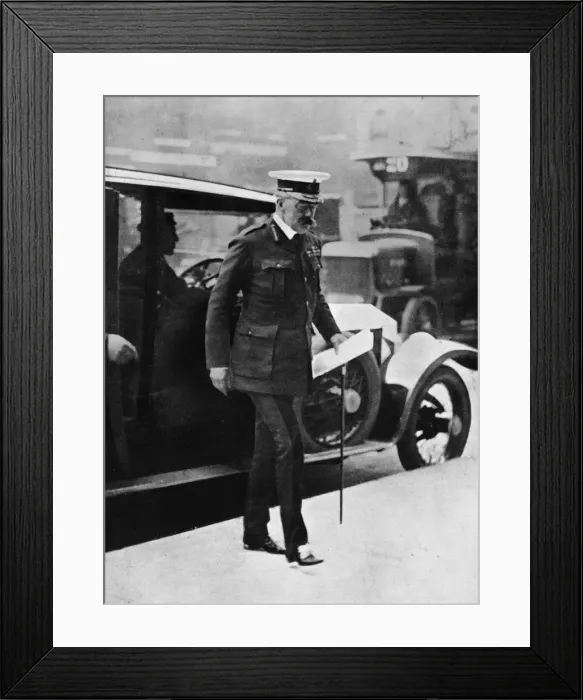 Framed Print : The Cabinet crisis: Lord Kitchener arriving at the War Office, 1915 Framed Print : The Cabinet crisis: Lord Kitchener arriving at the War Office, 1915