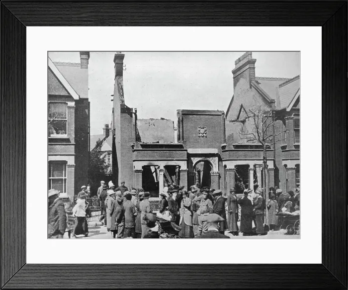 Framed Print : The result of an air raid: A wrecked house in Southend, 1915 Framed Print : The result of an air raid: A wrecked house in Southend, 1915