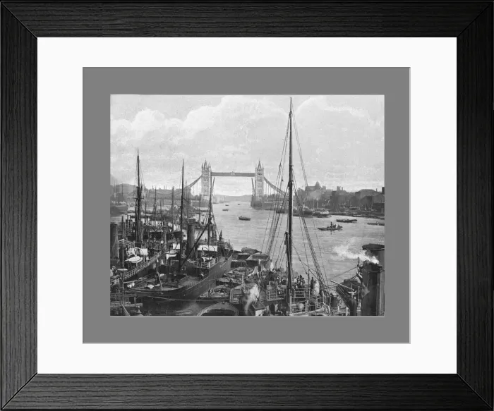 Framed Print : The Tower Bridge, London, c1900. Artist: Perkins, Son & Venimore Framed Print : The Tower Bridge, London, c1900. Artist: Perkins, Son & Venimore