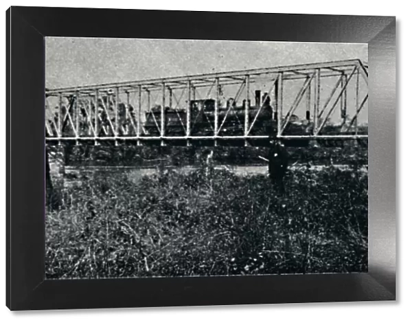 Ponte da E. F. Mogyana sobre o Rio Pardo, 1895. Artist: Axel Frick