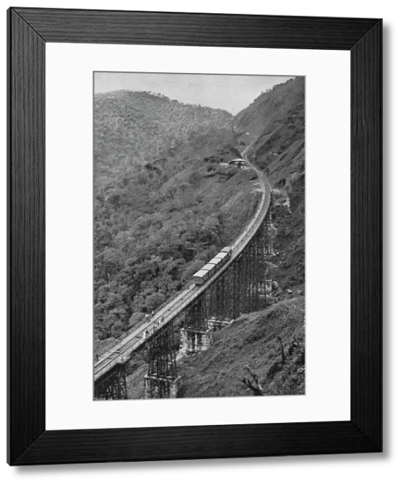Framed Print : Viaducto da EF Ingleza, 1895. Artist: Paulo Kowalsky Framed Print : Viaducto da EF Ingleza, 1895. Artist: Paulo Kowalsky