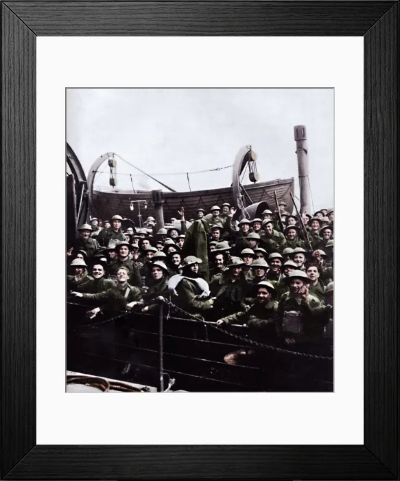 Framed Print : A boat of soldiers rescued from Dunkirk, 1940, (1945) Framed Print : A boat of soldiers rescued from Dunkirk, 1940, (1945)
