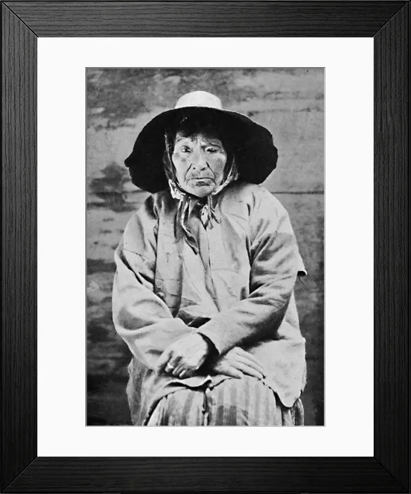 Framed Print : A Tlingit woman of Alaska, 1912 Framed Print : A Tlingit woman of Alaska, 1912