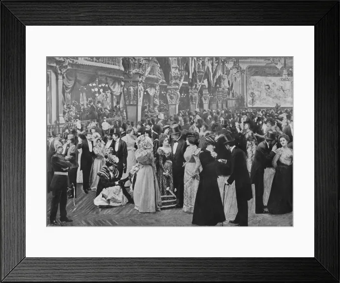 Framed Print : Le Casino De Paris, 1900 Framed Print : Le Casino De Paris, 1900