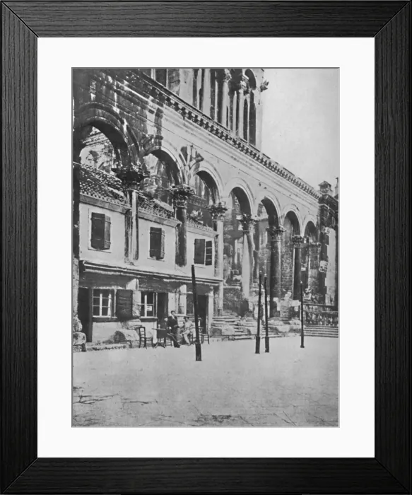 Framed Print : Spalato - Peristilio, 1913 Framed Print : Spalato - Peristilio, 1913