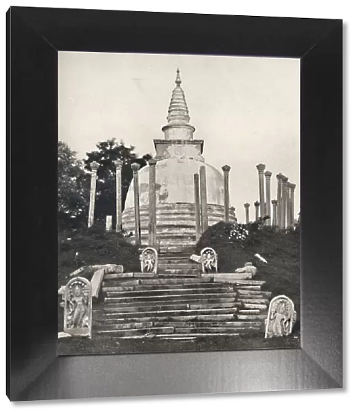 Thuparama Dagoba zu Anuradhapura, 1926