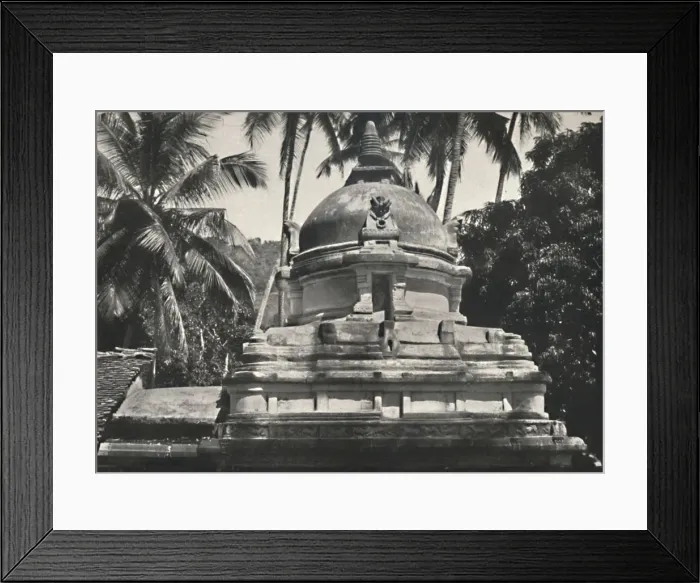 Framed Print : Dagoba im Tempel des Heilgen Zahnes in Kandy, 1926 Framed Print : Dagoba im Tempel des Heilgen Zahnes in Kandy, 1926