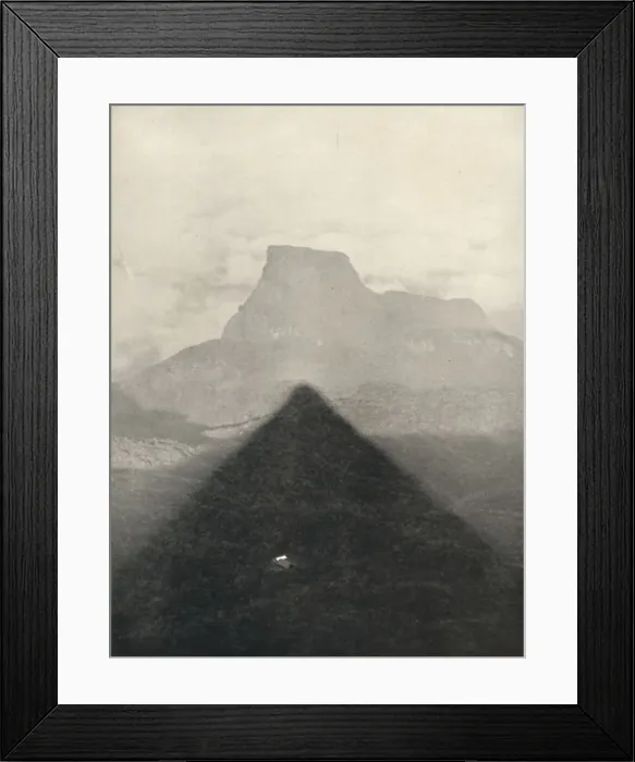 Framed Print : Schatten des Adamspik bei Sonnenaufgang, 1926 Framed Print : Schatten des Adamspik bei Sonnenaufgang, 1926