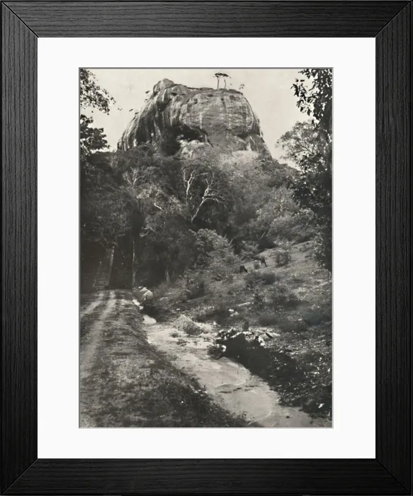 Framed Print : Sigiri, von Suden gesehen, 1926 Framed Print : Sigiri, von Suden gesehen, 1926