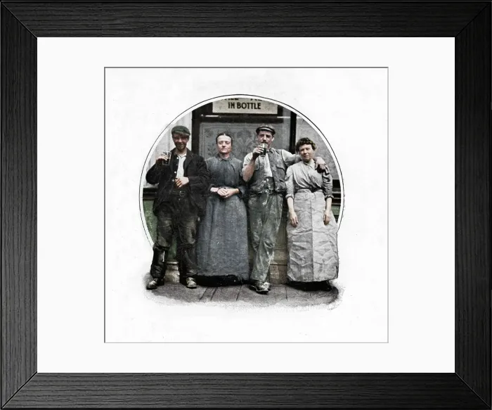 Framed Print : Outside a public house, London, c1903 (1903) Framed Print : Outside a public house, London, c1903 (1903)