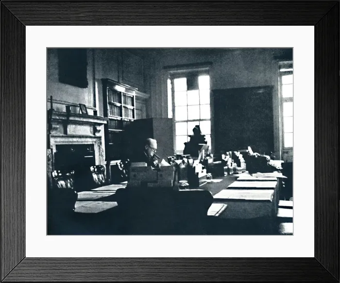 Framed Print : Keep Calm, 1941. Artist: Cecil Beaton Framed Print : Keep Calm, 1941. Artist: Cecil Beaton
