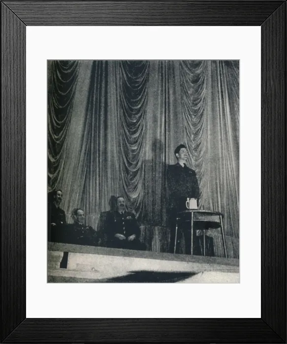 Framed Print : Flight Lt. J. Nicholson, V. C. stresses the importance of discipline to Cadets, 1941. Artist: Cecil Beaton Framed Print : Flight Lt. J. Nicholson, V. C. stresses the importance of discipline to Cadets, 1941. Artist: Cecil Beaton