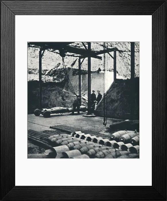 Framed Print : Bombing up, 1941. Artist: Cecil Beaton