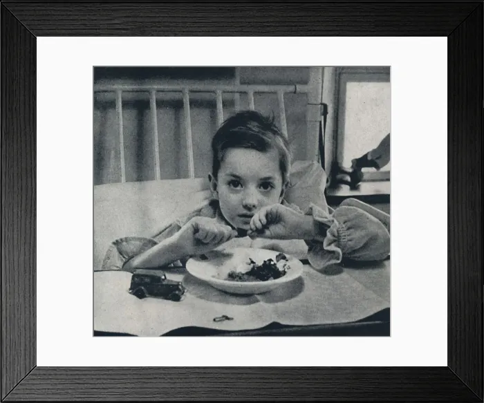 Framed Print : A little child that lightly draws its breath, and feels its life in every limb, what should it know Artist: Cecil Beaton Framed Print : A little child that lightly draws its breath, and feels its life in every limb, what should it know Artist: Cecil Beaton