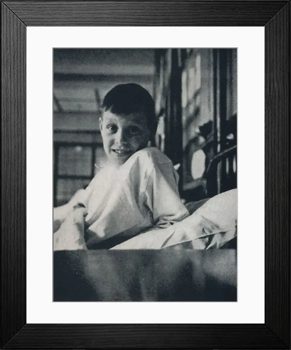 Framed Print : A little child that lightly draws its breath, and feels its life in every limb, what should it know Artist: Cecil Beaton Framed Print : A little child that lightly draws its breath, and feels its life in every limb, what should it know Artist: Cecil Beaton