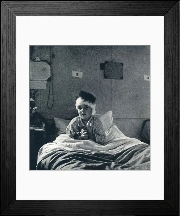 Framed Print : A little child that lightly draws its breath, and feels its life in every limb, what should it know Artist: Cecil Beaton Framed Print : A little child that lightly draws its breath, and feels its life in every limb, what should it know Artist: Cecil Beaton