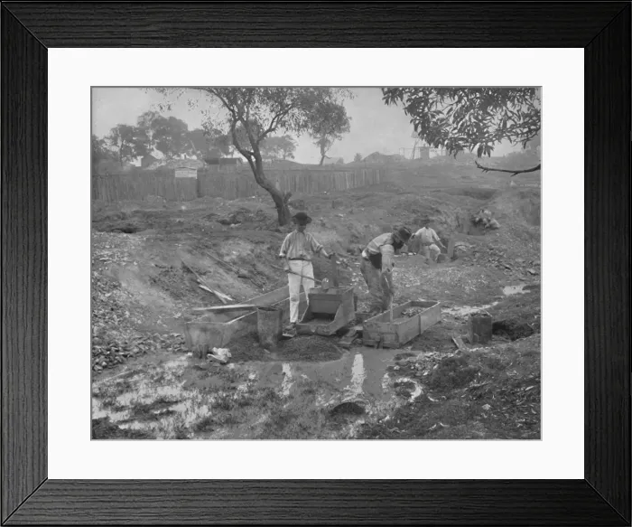 Framed Print : Gold-Digging in Australia, 19th century Framed Print : Gold-Digging in Australia, 19th century